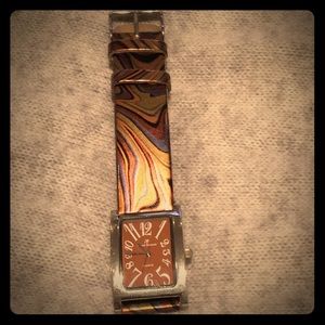 Modern watch with swirl wristband